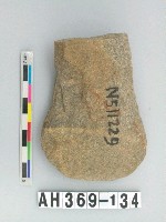 藏品(淺腰舌刃打製石斧)的圖片